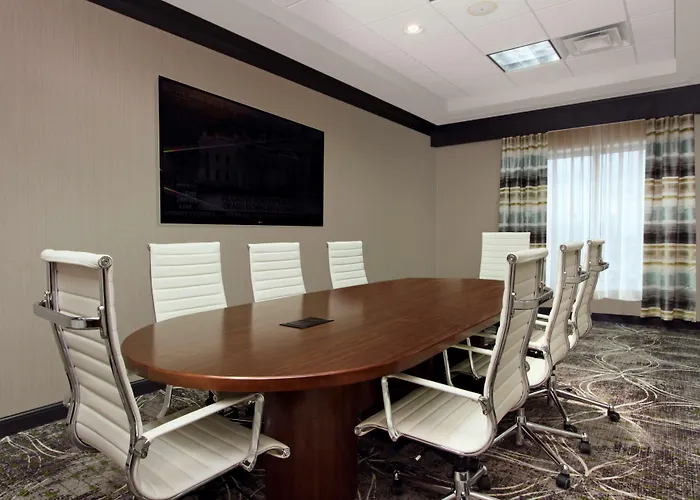 Hilton Garden Columbus-university Area Hotel 3*