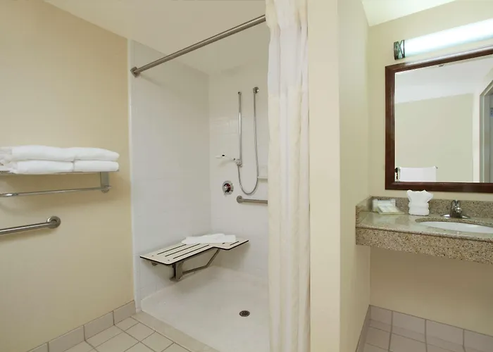 Hilton Garden Columbus-university Area Hotel 3*